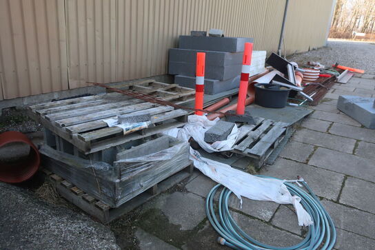 Div. Køreplader, gulvisoleringsplader, jern, lecablokke m.m.