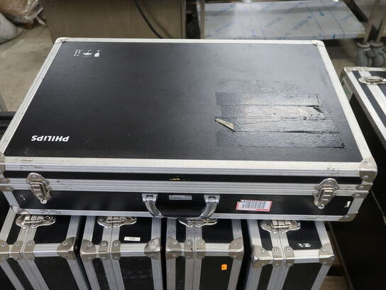 6 stk. Flightcases med indhold (se beskrivelse)