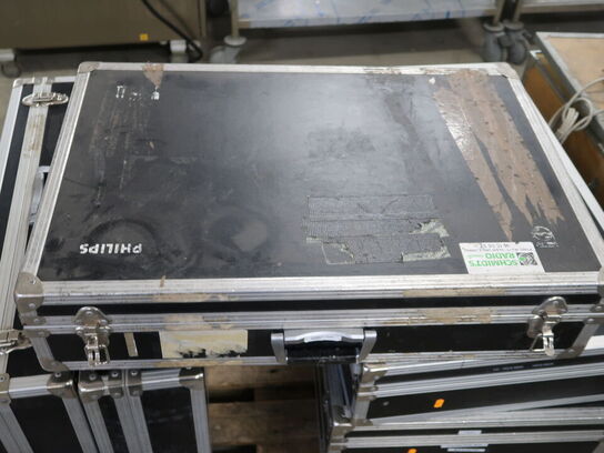 6 stk. Flightcases med indhold (se beskrivelse)