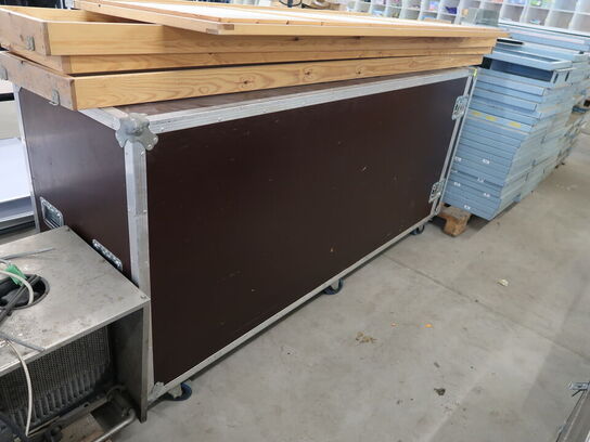 Flightcase på hjul med indhold (Tolkeboks)