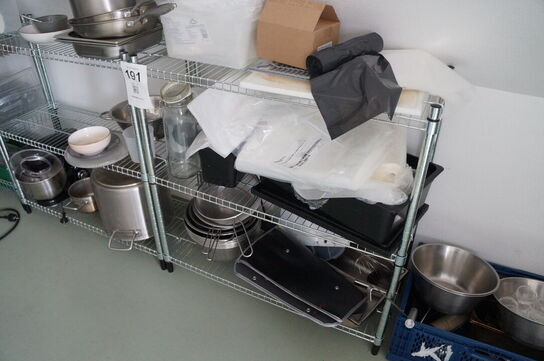 6 stk. reoler med indhold