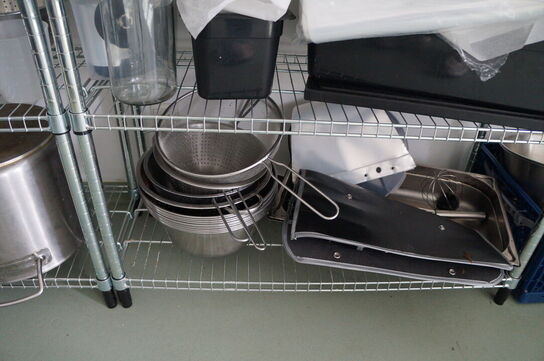 6 stk. reoler med indhold