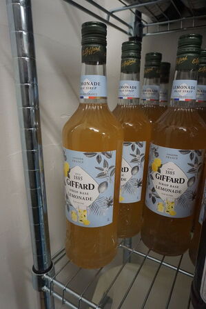 Ca 20. flasker sirup GIFFARD  