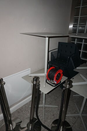 2 stk. borde & 4 stk. stole HAY  