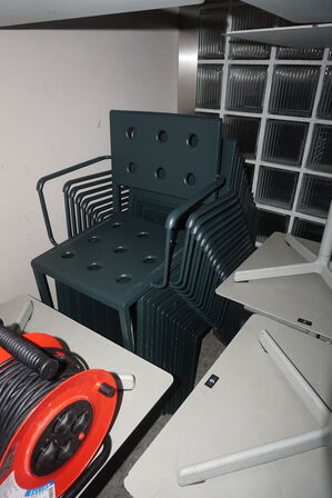 2 stk. borde & 4 stk. stole HAY  