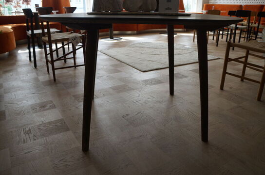 Spisebord &TRADITION SK4