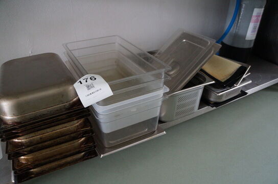 Diverse gastrobakker m.v.