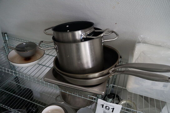 6 stk. reoler med indhold