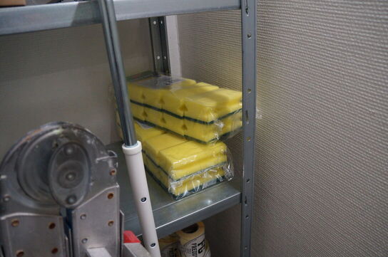 Diverse sugerør, ståluld, m.v.