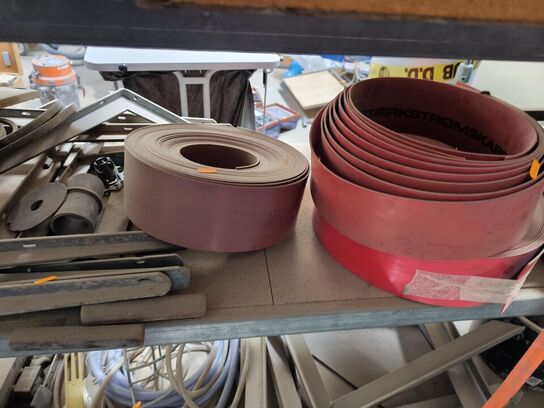 Indhold på reol (venstre fag)