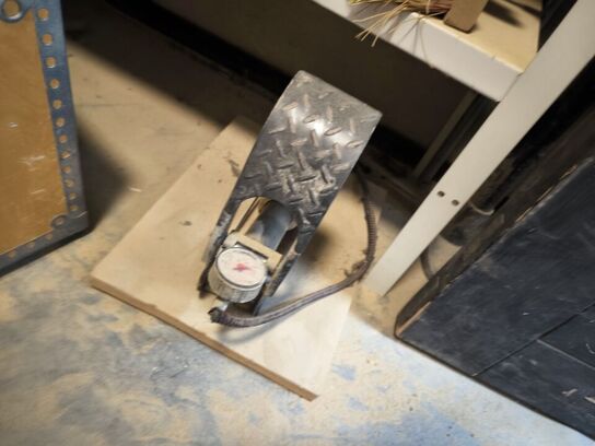 "Tøm rummet" - stålreoler medfølger