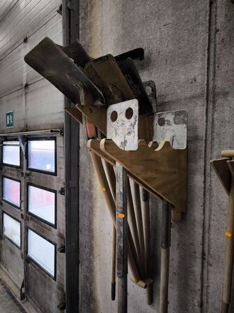 Div. håndredskaber, trillebøre m.v.