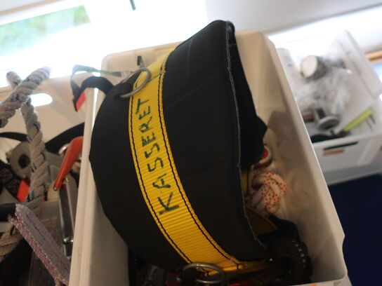 Div. sikringsgrej, faldblokke m.v. inkl. stativ