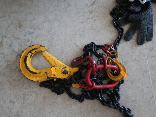 Kasse på hjul inkl. indhold (div. løftegrej)