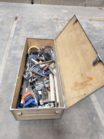 Værktøjskasse inkl. indhold