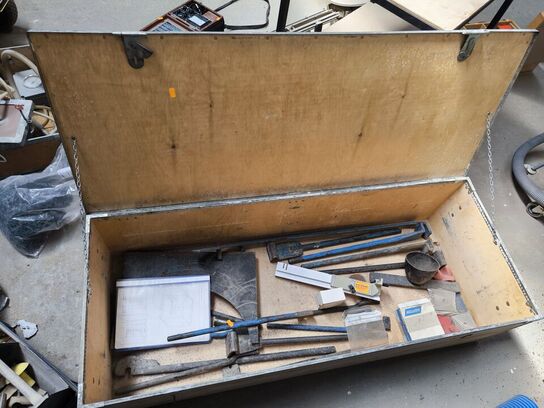 Værktøjskasse inkl. indhold