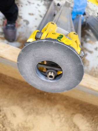 Stativ til nivelleringsapparat