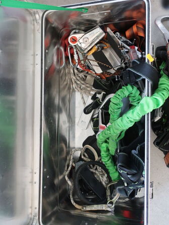 Redningshejs SKYLOTEC MILAN & alukasse inkl. indhold