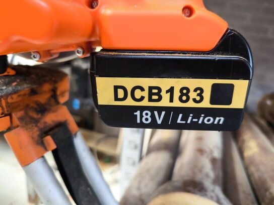 Elektrisk rørskærer MICHANN 110 på stativ, inkl. batteri