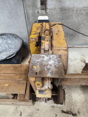 Stålklipper inkl. træborde