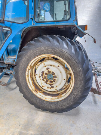 Traktor FORD 6619 m. kost