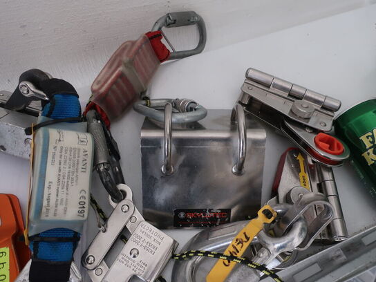 Div. sikringsgrej, stropper, faldblokke m.v.