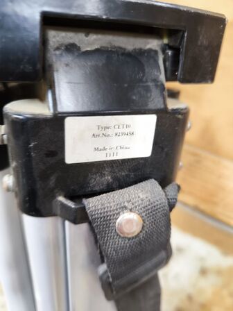 Stativ til nivelleringsapparat