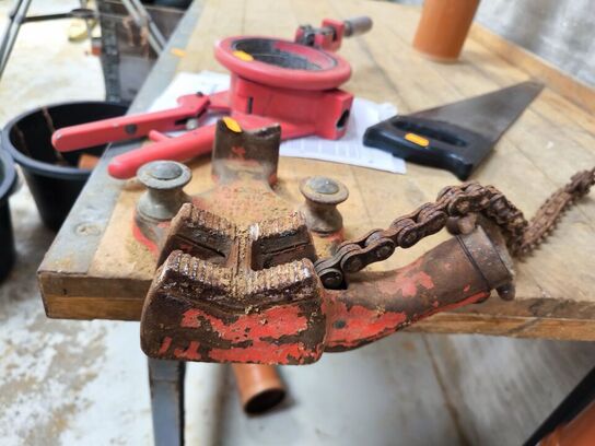 Filebænk m. RIDGID kæberørholder