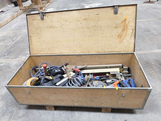 Værktøjskasse inkl. indhold