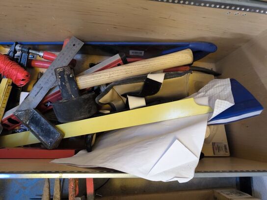 Værktøjskasse m. indhold