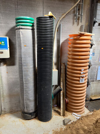 Kloakrør div. størrelse, længder m.v. (se billeder)