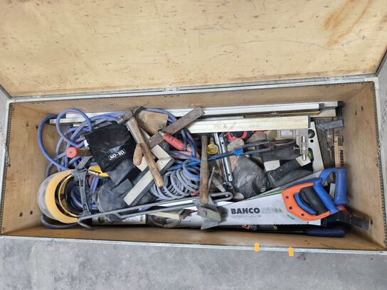 Værktøjskasse inkl. indhold