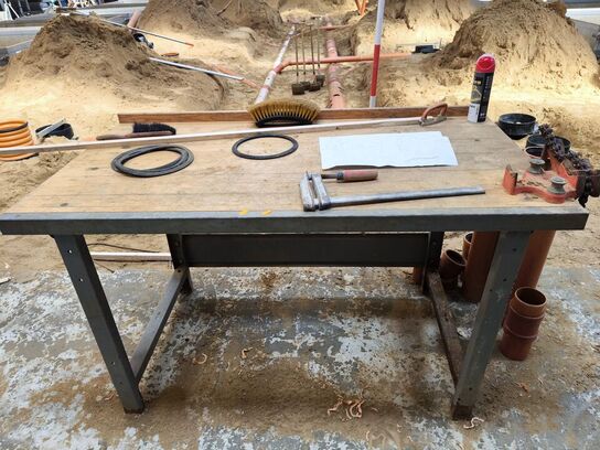 Filebænk m. RIDGID kæberørholder