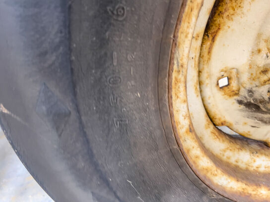 Traktor FORD 6619 m. kost