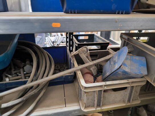 Indhold på reol (højre fag)