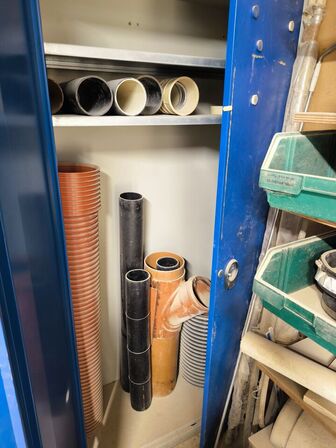 2 stk. stålskabe BLIKA