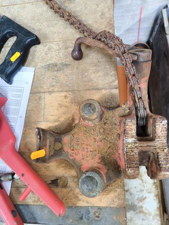 Filebænk m. RIDGID kæberørholder