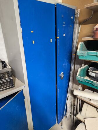 2 stk. stålskabe BLIKA