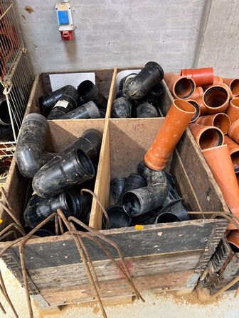 Kloakrør div. størrelse, længder m.v. (se billeder)