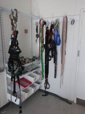 Div. sikringsgrej, stropper, faldblokke m.v.