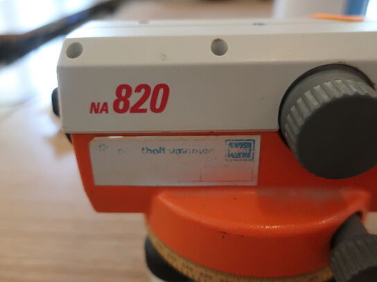 Nivelleringsapparat LEICA NA820