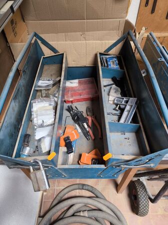 Værktøjskasse stål inkl. indhold