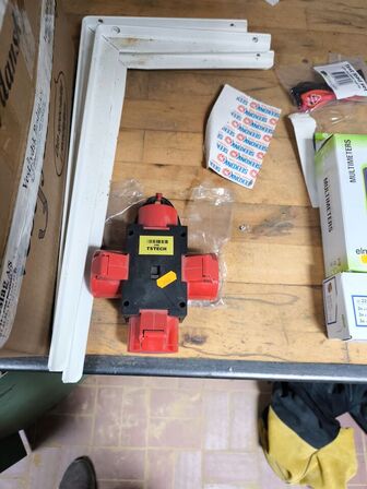 Div. elektrikerværktøj, materiel m.v.