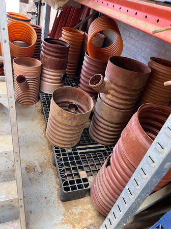 Kloakrør div. størrelse, længder m.v. (se billeder)