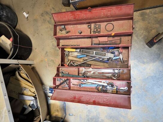 "Tøm rummet" - stålreoler medfølger