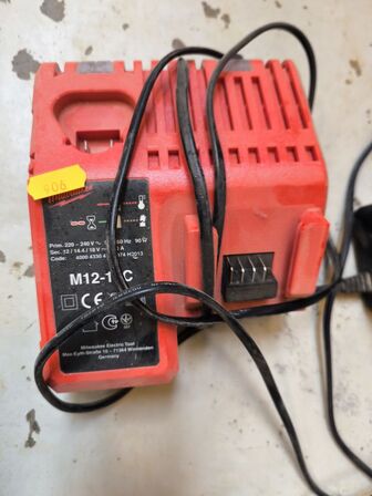 Batterilader MILWAUKEE M12-18C
