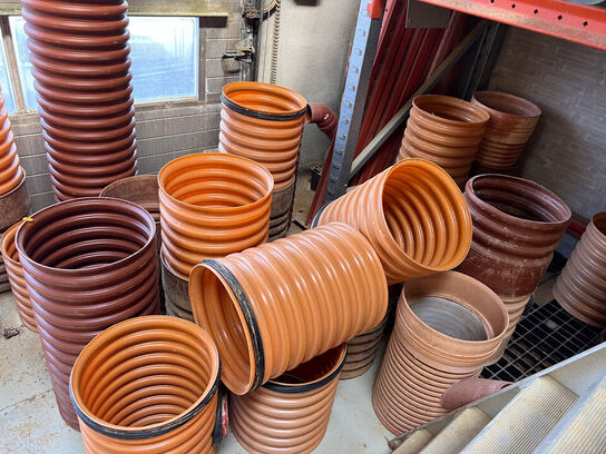 Kloakrør div. størrelse, længder m.v. (se billeder)