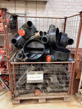 Kloakrør div. størrelse, længder m.v. (se billeder)