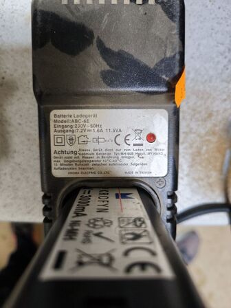 Lader til ABC-6 batterier, inkl. 1 batteri