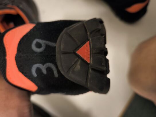 Div. sikkerhedssko, veste & hjelme